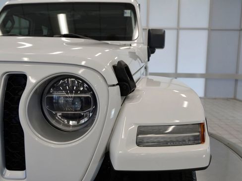 Used 2022 Jeep Wrangler Unlimited Sahara w/ Cold Weather Group image 11