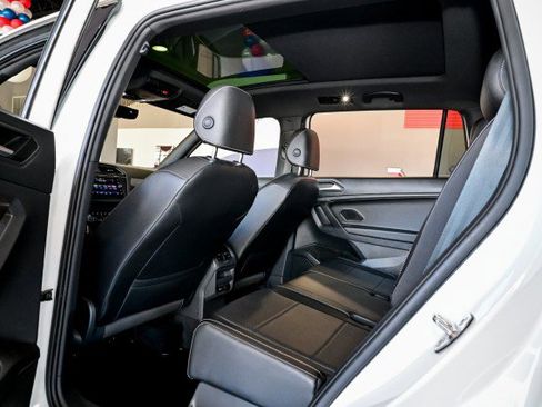 Used 2021 Volkswagen Tiguan SE R-Line image 19