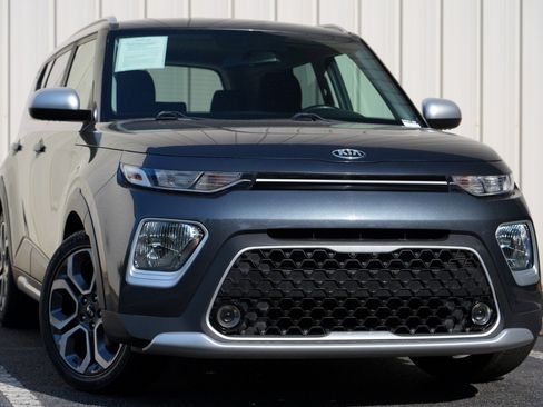 Used 2020 Kia Soul X-Line FWD image 2