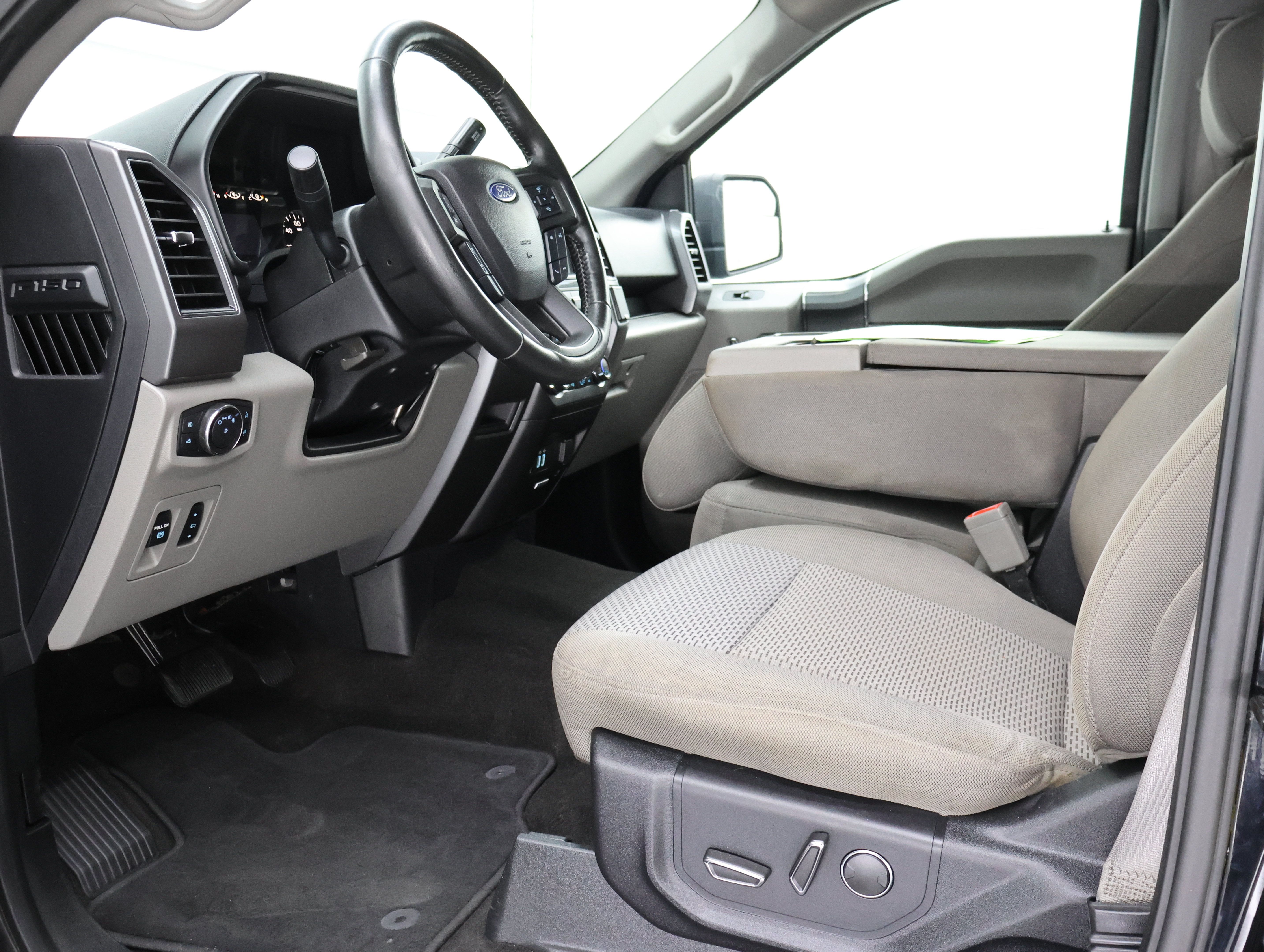 Used 2018 Ford F150 XLT w/ Equipment Group 302A Luxury AWD/4WD image 8