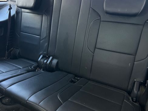 Used 2015 Chevrolet Tahoe LTZ AWD/4WD image 17