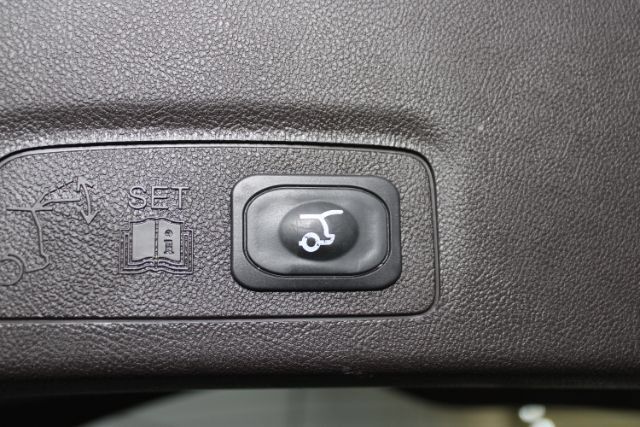 Used 2019 Lincoln MKC Premiere FWD image 19