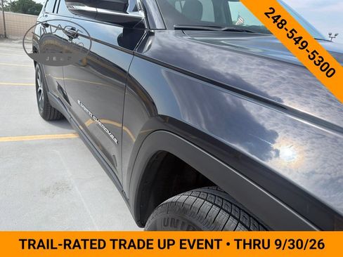 Used 2023 Jeep Grand Cherokee L Limited AWD/4WD image 5