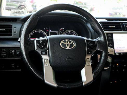 Used 2024 Toyota 4Runner Limited AWD/4WD image 6