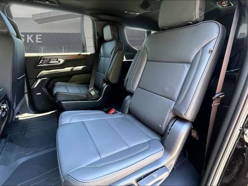 New 2026 GMC Yukon XL Denali w/ Sun & Power Step Package AWD/4WD image 11