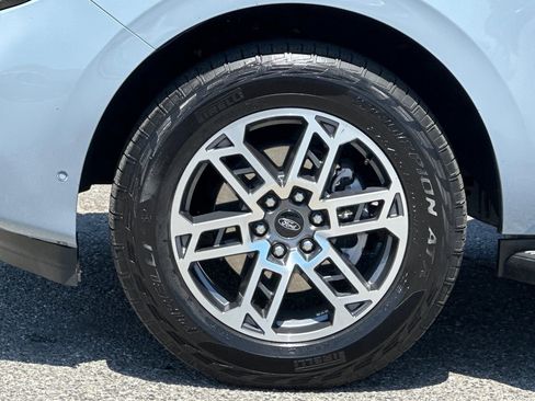 Used 2025 Ford Expedition Active AWD/4WD image 27