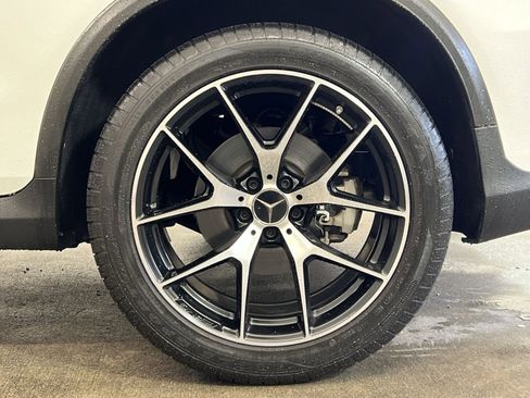 Used 2022 Mercedes-Benz GLC 43 AMG 4MATIC w/ Multimedia Package Lite image 17