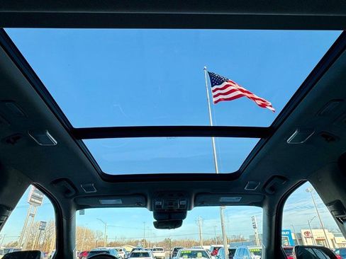 Used 2023 Cadillac Escalade Sport Platinum image 39