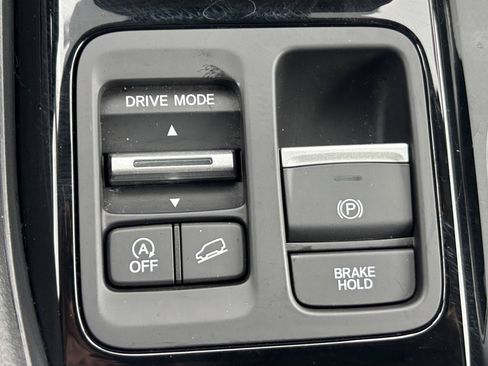 Used 2025 Honda Pilot Touring image 31