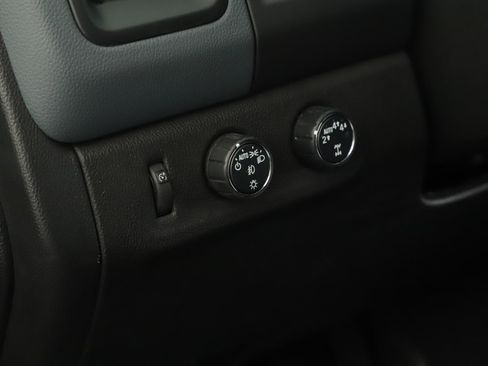 Used 2022 Chevrolet Colorado Z71 AWD/4WD image 8