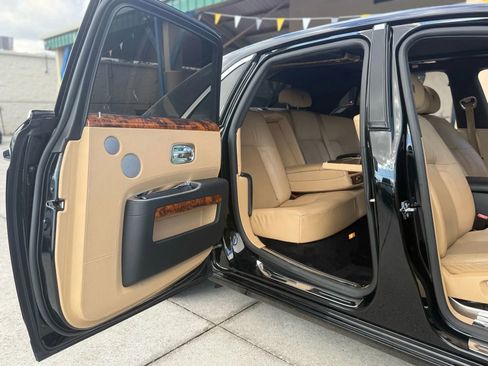 Used 2010 Rolls-Royce Ghost image 26
