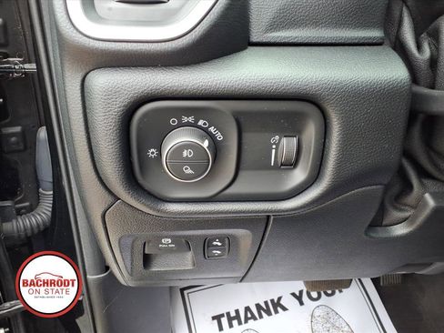 Used 2020 RAM 1500 Big Horn AWD/4WD image 17
