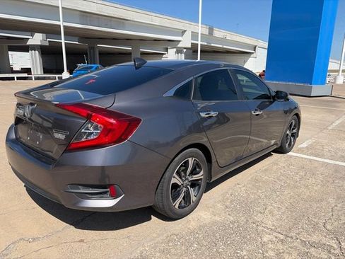 Used 2018 Honda Civic Touring image 5