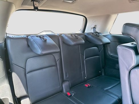 Used 2022 Nissan Pathfinder SL w/ SL Black Package FWD image 25
