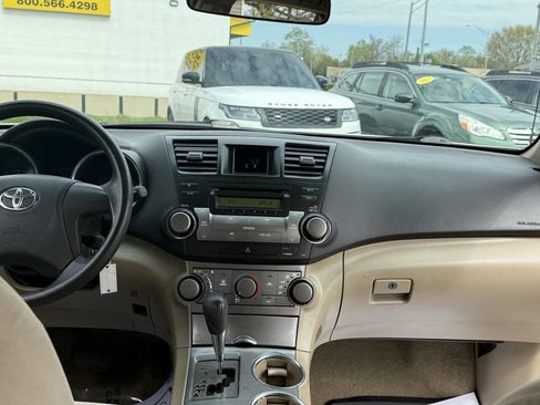 Used 2010 Toyota Highlander 2WD image 10