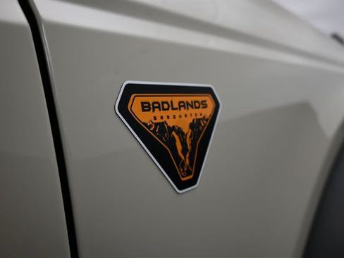 Used 2025 Ford Bronco Badlands AWD/4WD image 5