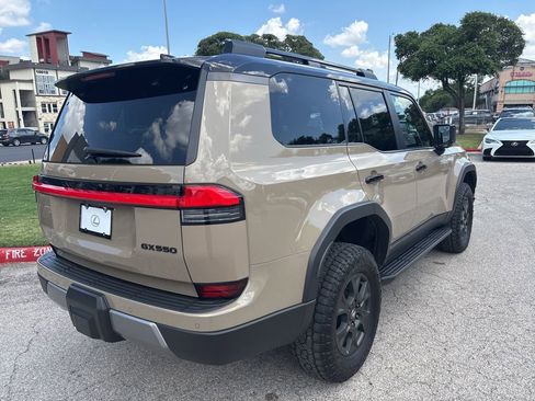 Used 2025 Lexus GX 550 AWD/4WD image 5