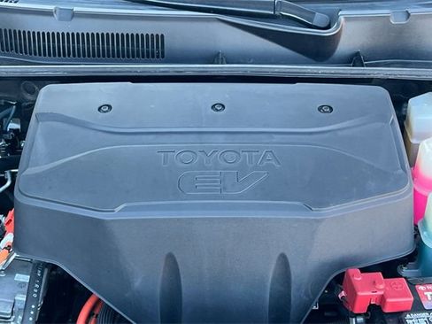 Used 2014 Toyota RAV4 EV image 36