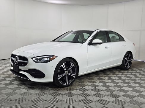 Used 2025 Mercedes-Benz C 300 Sedan image 3