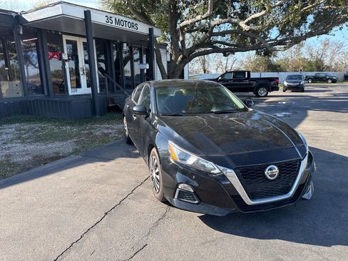 Used 2019 Nissan Altima 2.5 S image 1