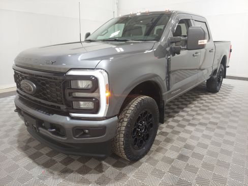 Used 2025 Ford F250 XLT w/ Black Appearance Package AWD/4WD image 1