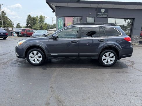 Used 2011 Subaru Outback 2.5i Premium w/ All-Weather Pkg AWD/4WD image 3