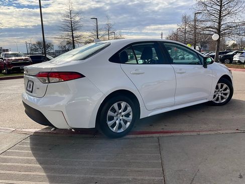 Used 2025 Toyota Corolla LE image 6
