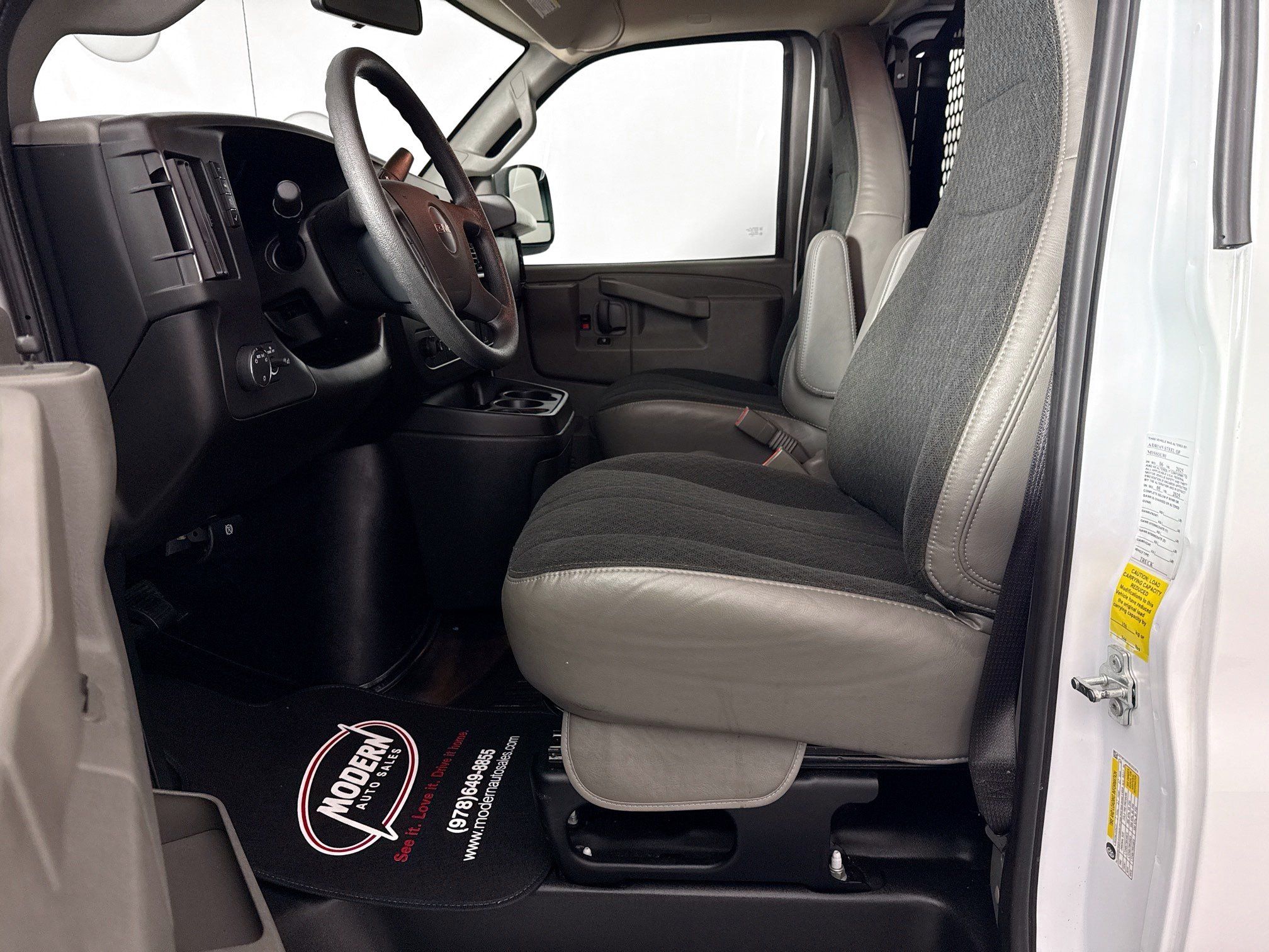 Used 2025 GMC Savana 2500 w/ Driver Convenience Package RWD image 19