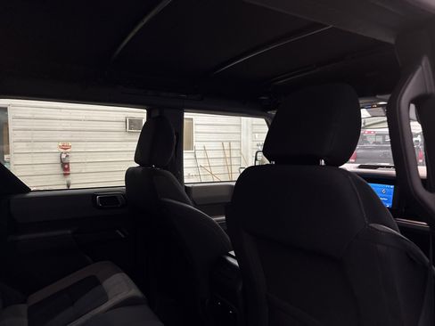 Used 2023 Ford Bronco 4-Door image 32