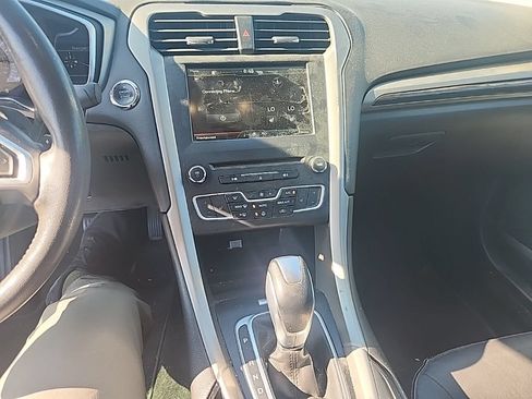 Used 2016 Ford Fusion SE w/ Equipment Group 202A FWD image 23