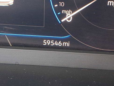 Used 2022 Volkswagen Taos SEL w/ Panoramic Sunroof Package image 17