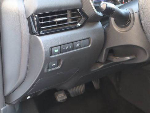 Used 2024 Nissan Sentra SV FWD image 21