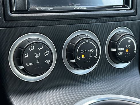 Used 2004 Nissan 350Z Touring image 17