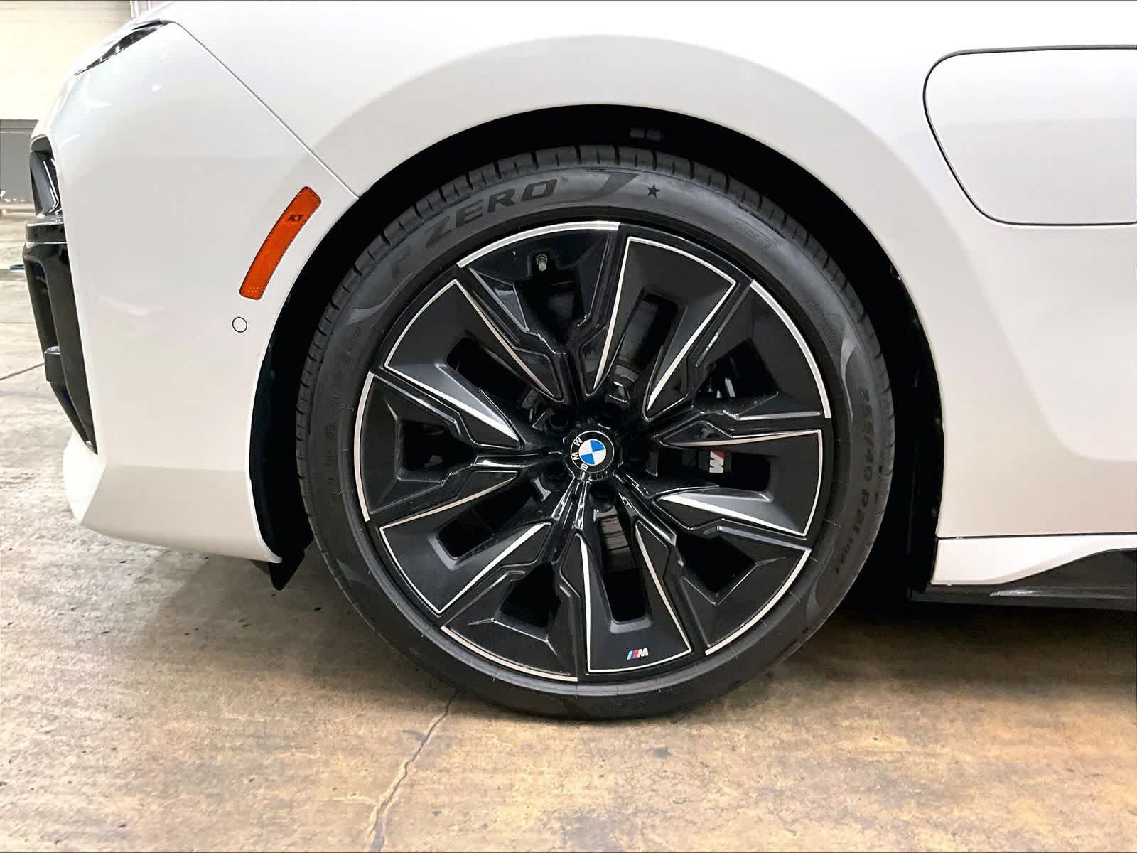 Used 2026 BMW 750e xDrive w/ Executive Package AWD/4WD image 12
