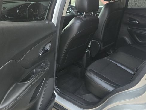 Used 2018 Buick Encore Preferred image 18