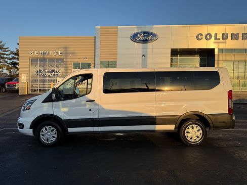 Used 2023 Ford Transit 350 XLT image 3