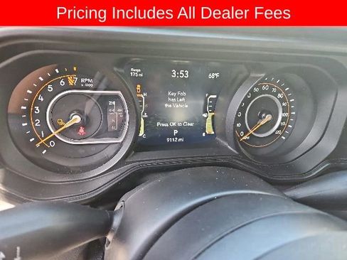 Used 2025 Jeep Gladiator Mojave AWD/4WD image 2