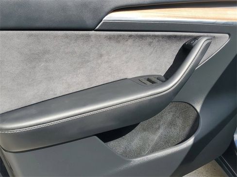 Used 2024 Tesla Model Y Long Range image 17