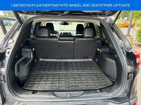 Used 2018 Jeep Cherokee Limited AWD/4WD image 16
