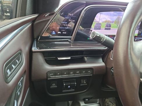 Used 2021 Cadillac Escalade Premium Luxury Platinum AWD/4WD image 24