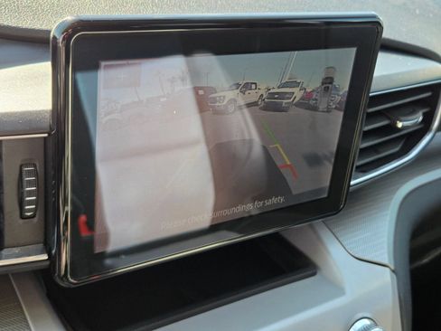 Certified 2023 Ford Explorer XLT w/ Equipment Group 202A RWD image 22
