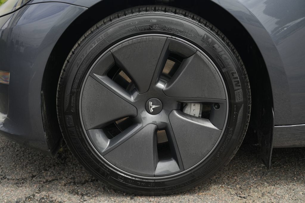 Used 2023 Tesla Model 3 Standard Range RWD image 13