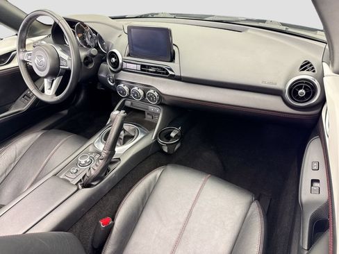 Used 2019 MAZDA MX-5 Miata Grand Touring w/ GT-S Package RWD image 16