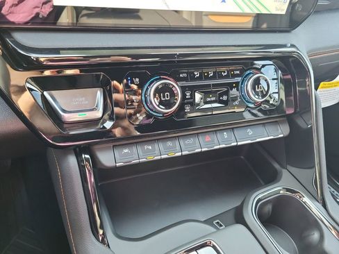 New 2026 GMC Sierra 1500 AT4 w/ AT4 Premium Package image 17