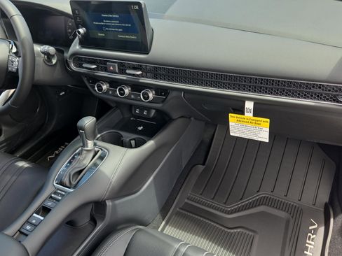 New 2026 Honda HR-V EX-L image 17