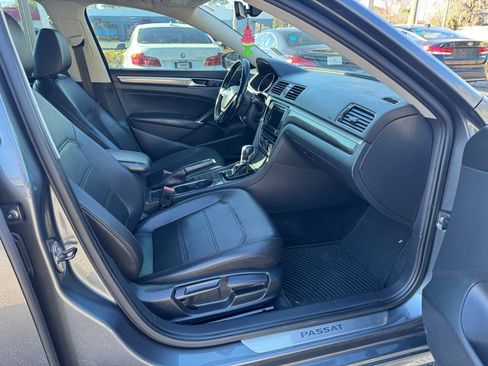 Used 2017 Volkswagen Passat 1.8T SE image 11