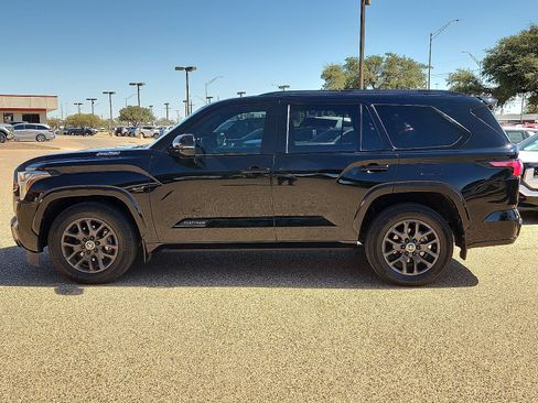 Used 2024 Toyota Sequoia Platinum AWD/4WD image 2