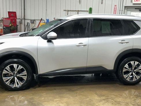 Used 2023 Nissan Rogue SV w/ SV Premium B Package image 7