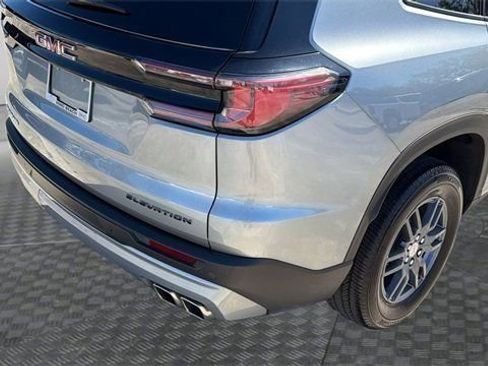 Used 2025 GMC Acadia Elevation image 11