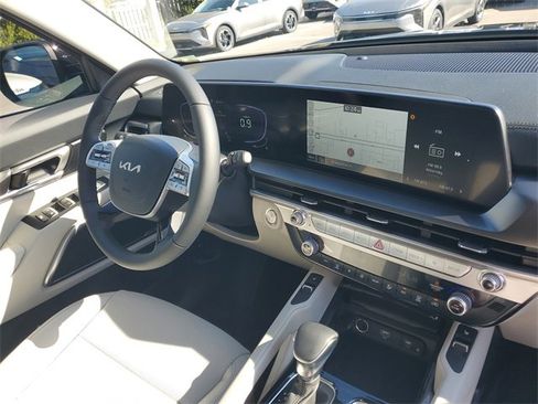 New 2025 Kia Telluride S image 8